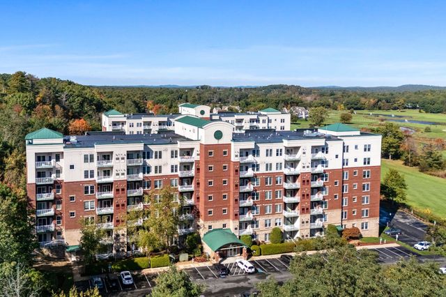 38 Village Road 402, Middleton, MA 01949