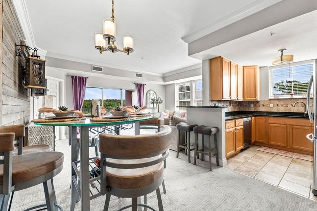38 Village Road 402, Middleton, MA 01949