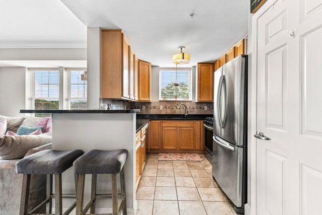 38 Village Road 402, Middleton, MA 01949