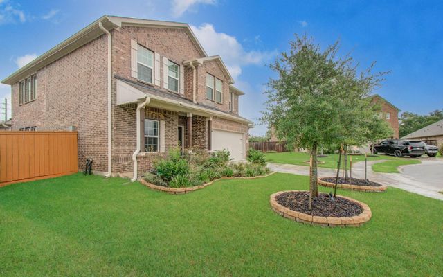 6303 Spanish Moss Drive, Pearland, TX 77584