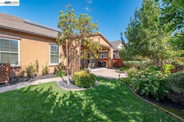 1033 Malbec Ln, Brentwood, CA 94513