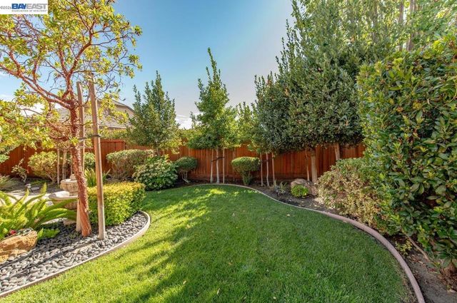 1033 Malbec Ln, Brentwood, CA 94513