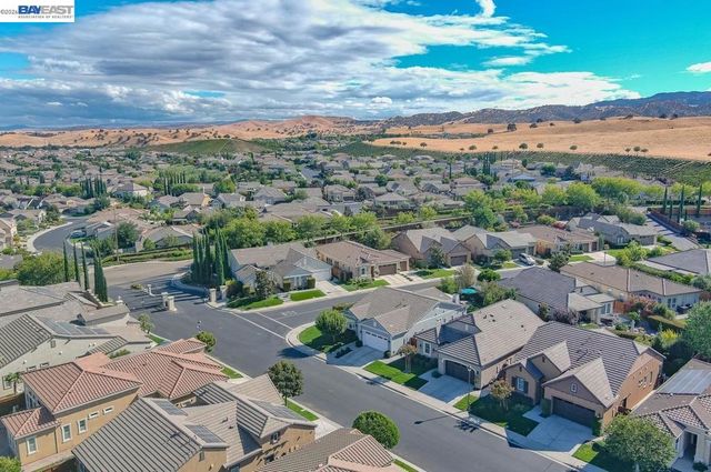 1033 Malbec Ln, Brentwood, CA 94513
