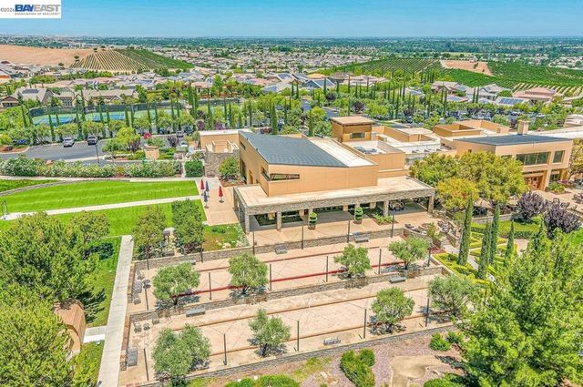 1033 Malbec Ln, Brentwood, CA 94513