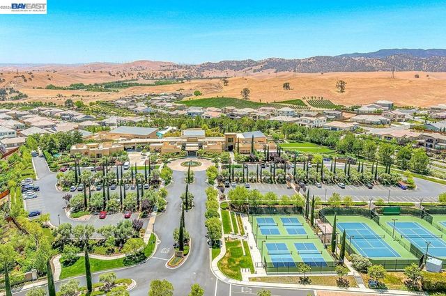 1033 Malbec Ln, Brentwood, CA 94513