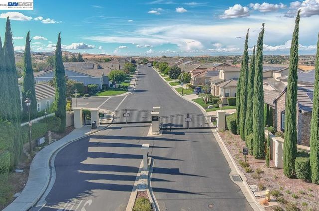 1033 Malbec Ln, Brentwood, CA 94513