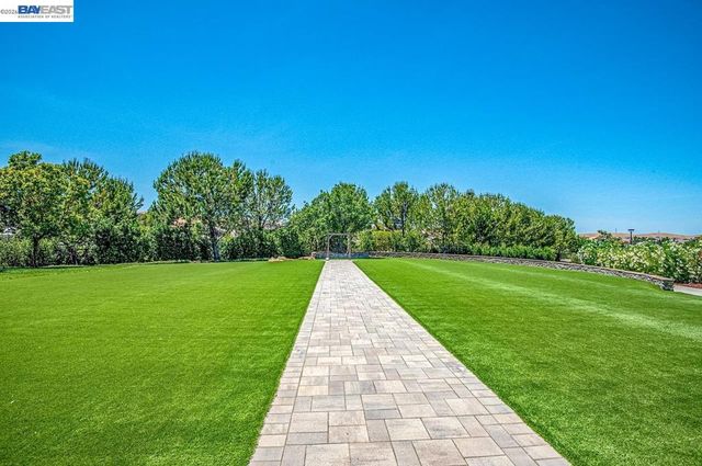 1033 Malbec Ln, Brentwood, CA 94513