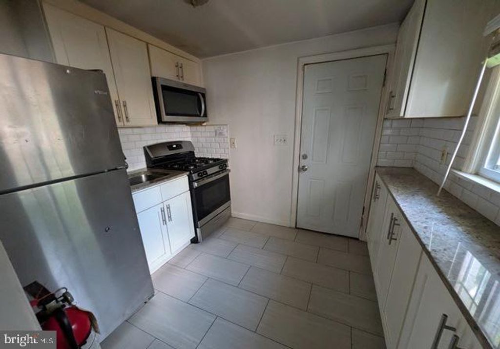 267 HOMECREST, EWING, NJ 08638 — photo 2