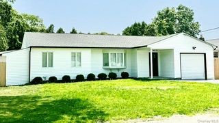 16 Adobe Drive, Shirley, NY 11967