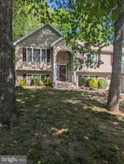 305 BIRDIE RD, Locust Grove, VA 22508