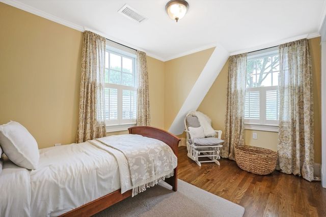 37 Pelton St, Boston, MA 02132