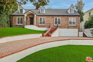 500 Warner Avenue, Los Angeles, CA 90024