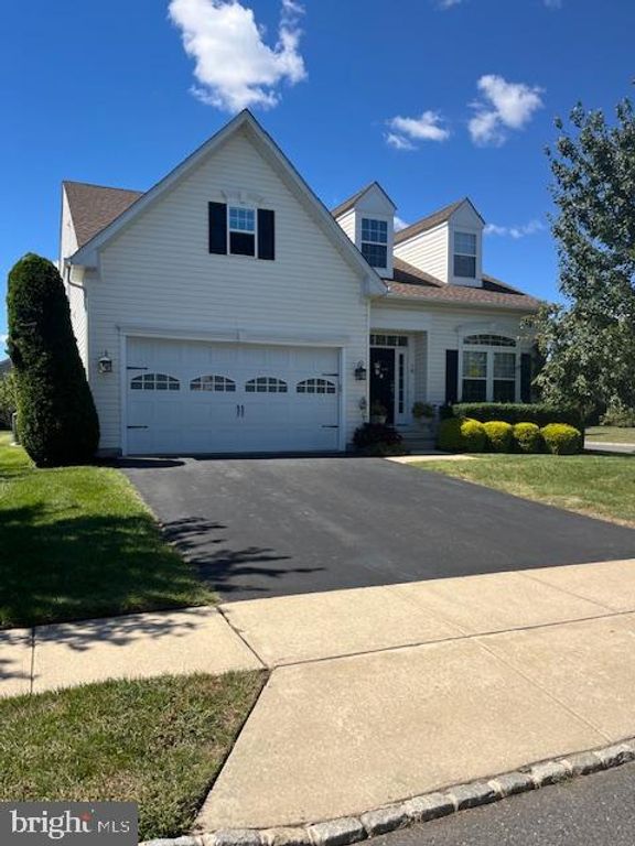 18 APPLEGATE DR, Florence, NJ 08518