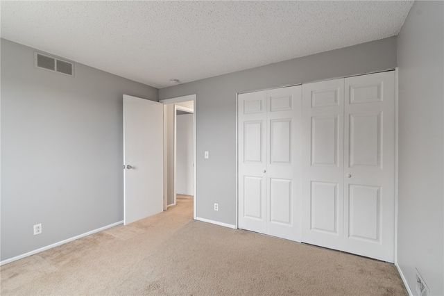 696 Surrey Hill, Henrietta, NY 14623