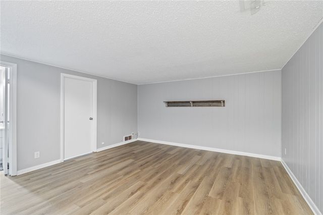 696 Surrey Hill, Henrietta, NY 14623