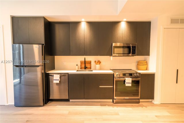176 NW 25th St 449, Miami, FL 33127
