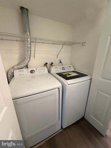 606 HAZELL LN, Philadelphia, PA 19116