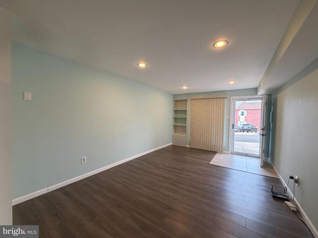 606 HAZELL LN, Philadelphia, PA 19116