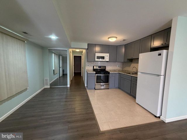 606 HAZELL LN, Philadelphia, PA 19116