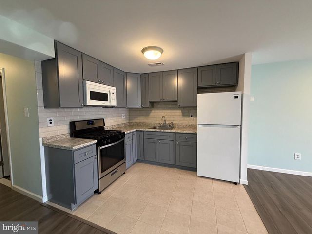 606 HAZELL LN, Philadelphia, PA 19116