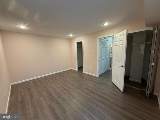 606 HAZELL LN, Philadelphia, PA 19116