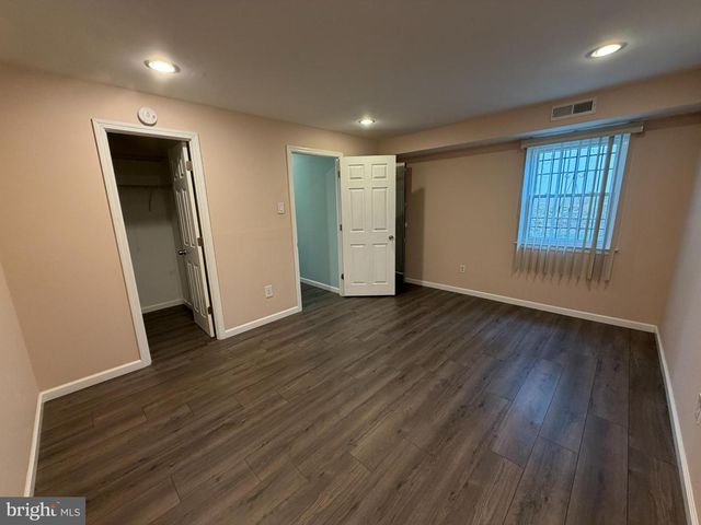 606 HAZELL LN, Philadelphia, PA 19116