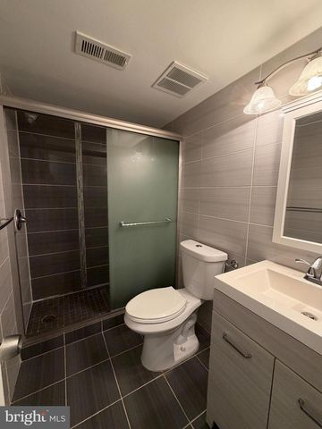 606 HAZELL LN, Philadelphia, PA 19116