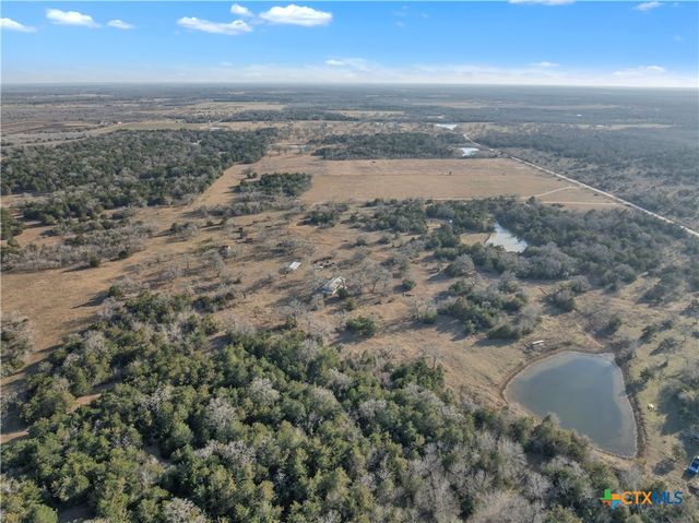 895 Patterson Road, Flatonia, TX 78941