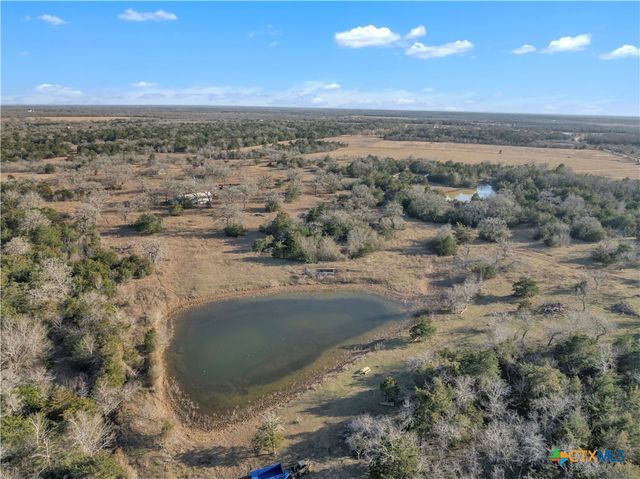 895 Patterson Road, Flatonia, TX 78941