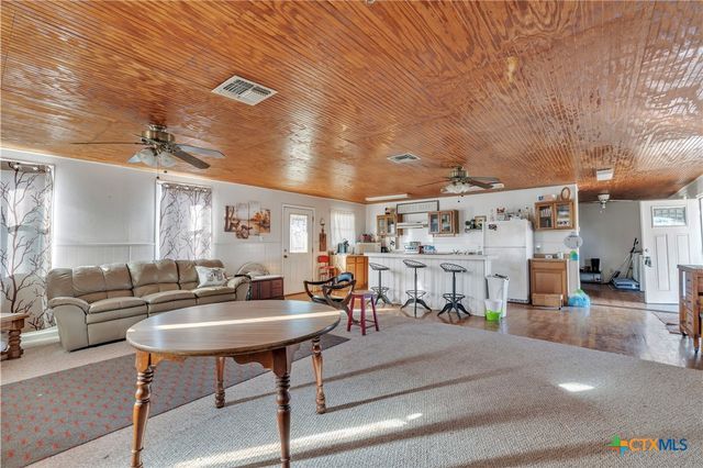 895 Patterson Road, Flatonia, TX 78941