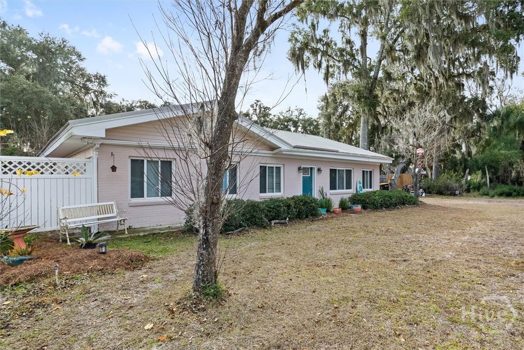 1214 Shell Point Road NE, Townsend, GA 31331