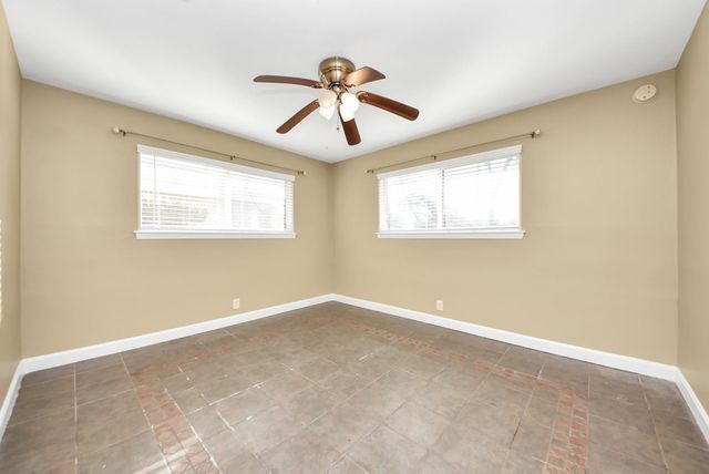 11123 Hazelhurst Drive, Houston, TX 77043