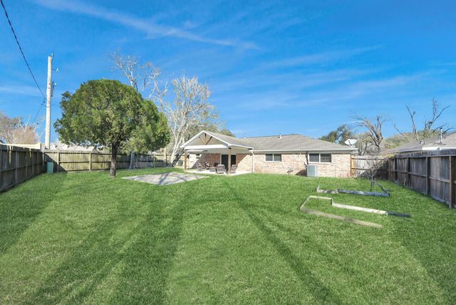 11123 Hazelhurst Drive, Houston, TX 77043