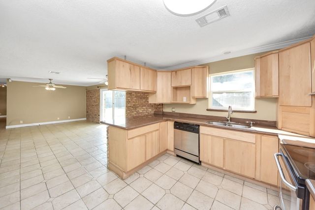 11123 Hazelhurst Drive, Houston, TX 77043