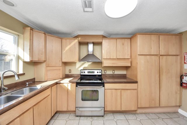 11123 Hazelhurst Drive, Houston, TX 77043