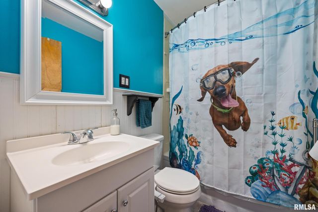 5710 N WESTERN Avenue, Peoria, IL 61614