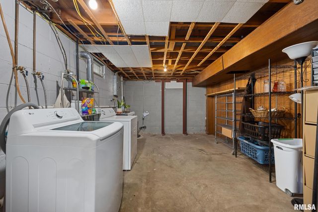 5710 N WESTERN Avenue, Peoria, IL 61614