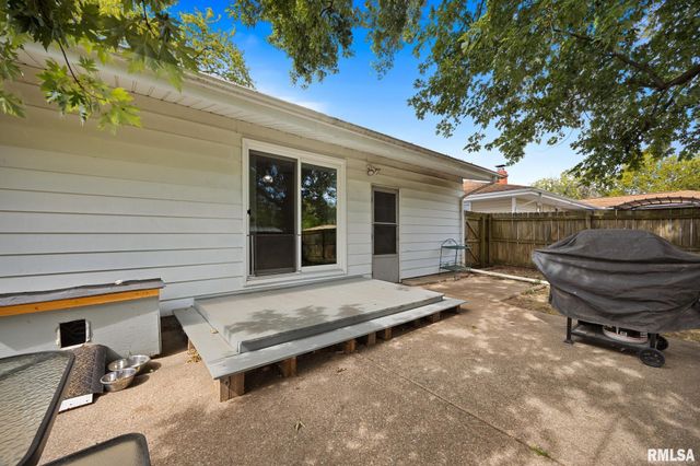 5710 N WESTERN Avenue, Peoria, IL 61614