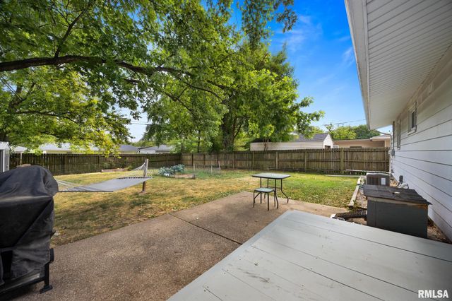 5710 N WESTERN Avenue, Peoria, IL 61614