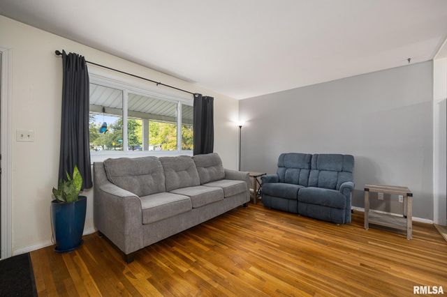 5710 N WESTERN Avenue, Peoria, IL 61614