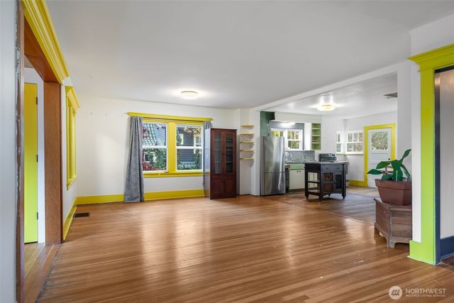 3007 S Court Street, Seattle, WA 98144