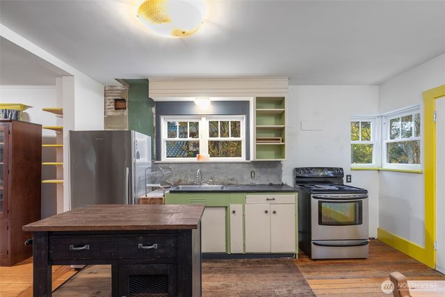 3007 S Court Street, Seattle, WA 98144