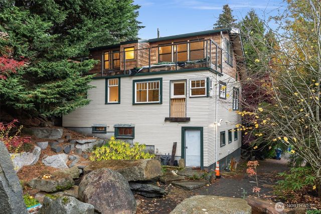 3007 S Court Street, Seattle, WA 98144