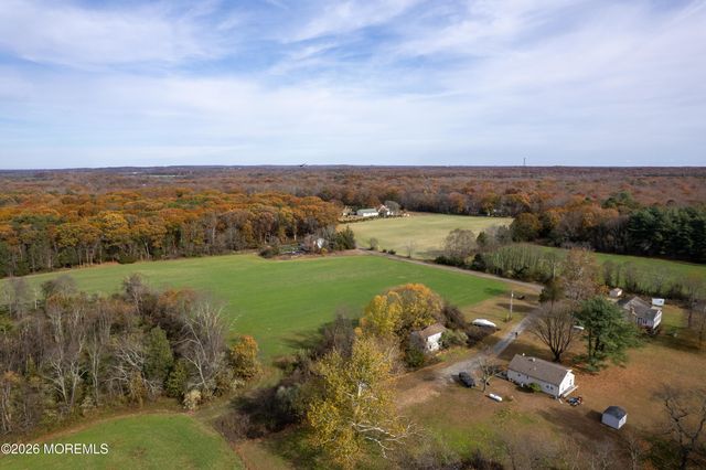 170-174 W Millstream Road, Cream Ridge, NJ 08514