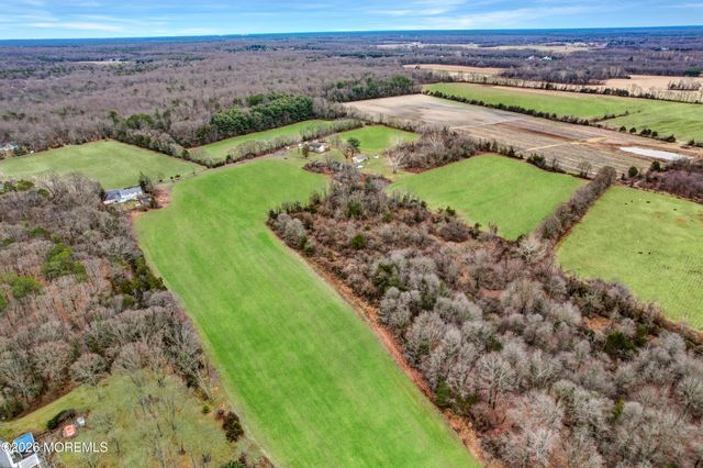 170-174 W Millstream Road, Cream Ridge, NJ 08514