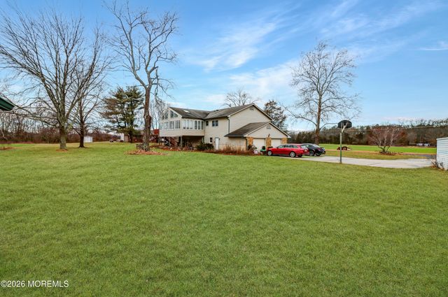 170-174 W Millstream Road, Cream Ridge, NJ 08514