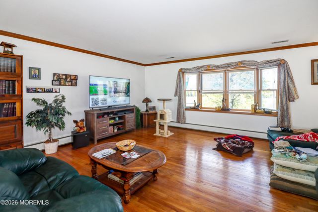 170-174 W Millstream Road, Cream Ridge, NJ 08514