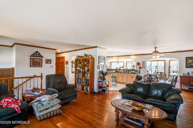 170-174 W Millstream Road, Cream Ridge, NJ 08514