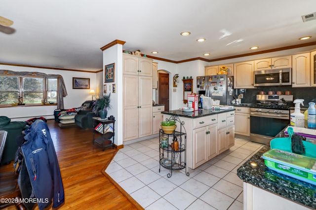 170-174 W Millstream Road, Cream Ridge, NJ 08514