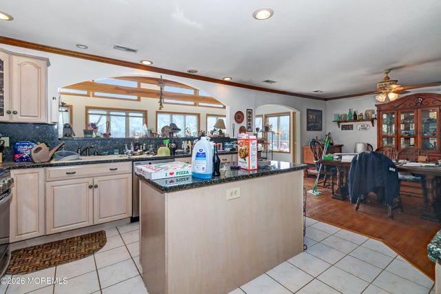 170-174 W Millstream Road, Cream Ridge, NJ 08514